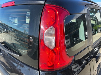 Fiat Panda 1.0 Hybrid GSE City Life 51 kW (70 CV) 17 Fiat Panda 1.0 Hybrid GSE City Life 51 kW (70 CV) 17