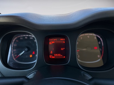 Fiat Panda 1.0 Hybrid GSE City Life 51 kW (70 CV) 10 Fiat Panda 1.0 Hybrid GSE City Life 51 kW (70 CV) 10