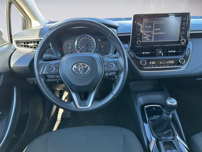 Toyota Corolla 1.5 Sedan 92 kW (125 CV) Vehículo usado en Madrid Toyota Corolla 1.5 Sedan 92 kW (125 CV) Vehículo usado en Madrid