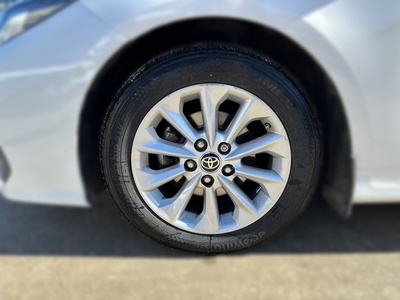 Toyota Corolla 1.5 Sedan 92 kW (125 CV) 13 Toyota Corolla 1.5 Sedan 92 kW (125 CV) 13