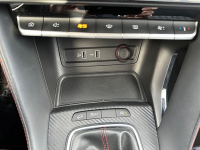 MG ZS 1.5 Comfort 78 kW (106 CV) 18 MG ZS 1.5 Comfort 78 kW (106 CV) 18