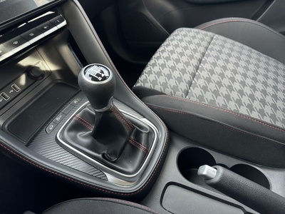 MG ZS 1.5 Comfort 78 kW (106 CV) 14 MG ZS 1.5 Comfort 78 kW (106 CV) 14