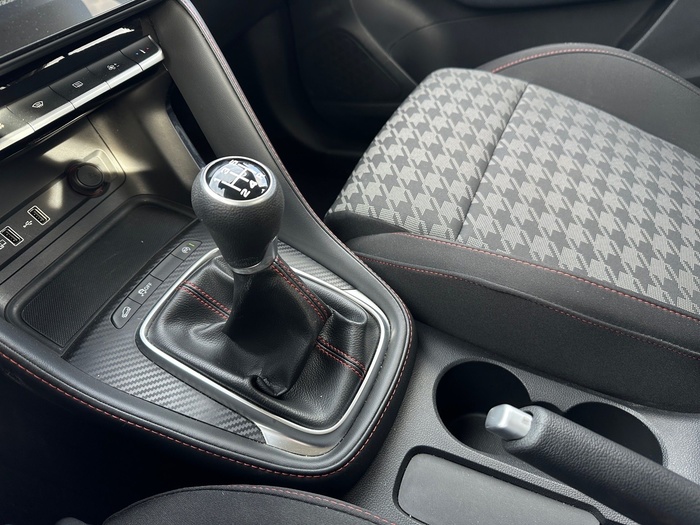 MG ZS 1.5 Comfort 78 kW (106 CV) Vehículo usado en Madrid MG ZS 1.5 Comfort 78 kW (106 CV) Vehículo usado en Madrid