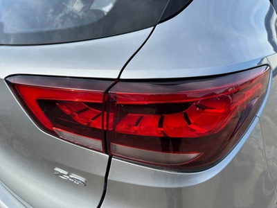 MG ZS 1.5 Comfort 78 kW (106 CV) 17 MG ZS 1.5 Comfort 78 kW (106 CV) 17