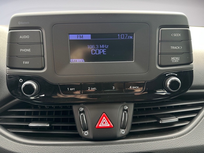 Hyundai i30 1.5 DPI Klass SLX 81 kW (110 CV) Vehículo usado en Madrid Hyundai i30 1.5 DPI Klass SLX 81 kW (110 CV) Vehículo usado en Madrid