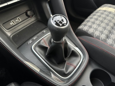 MG ZS 1.5 Comfort 78 kW (106 CV) 14 MG ZS 1.5 Comfort 78 kW (106 CV) 14