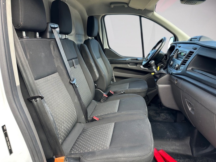 Ford Transit Custom Furgon 2.0 TDCI MHEV Limited 300 L2 96 kW (130 CV) Vehículo usado en Madrid Ford Transit Custom Furgon 2.0 TDCI MHEV Limited 300 L2 96 kW (130 CV) Vehículo usado en Madrid