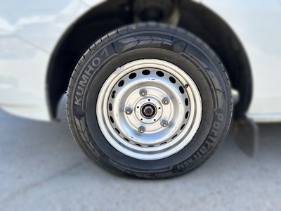 Ford Transit Custom Furgon 2.0 TDCI 300 L2 Trend 96 kW (130 CV) 13 Ford Transit Custom Furgon 2.0 TDCI 300 L2 Trend 96 kW (130 CV) 13