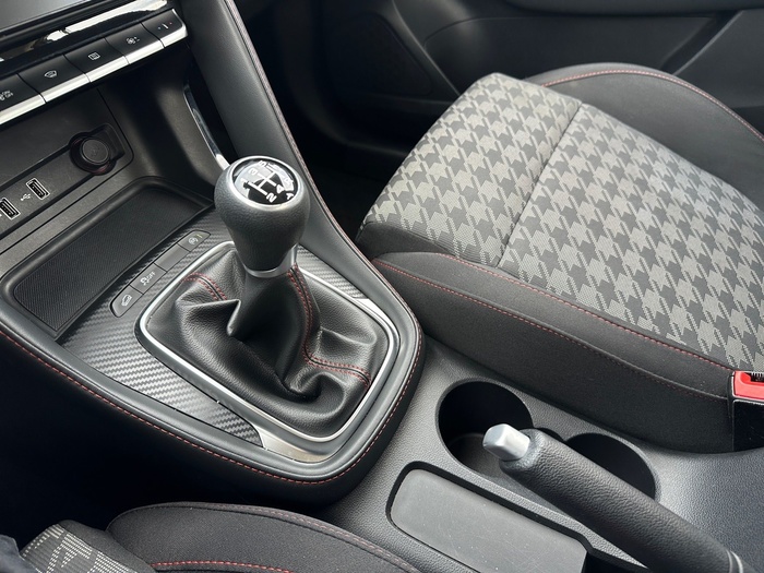 MG ZS 1.5 Comfort 78 kW (106 CV) Vehículo usado en Madrid MG ZS 1.5 Comfort 78 kW (106 CV) Vehículo usado en Madrid