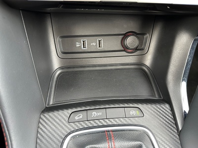 MG ZS 1.5 Comfort 78 kW (106 CV) 19 MG ZS 1.5 Comfort 78 kW (106 CV) 19