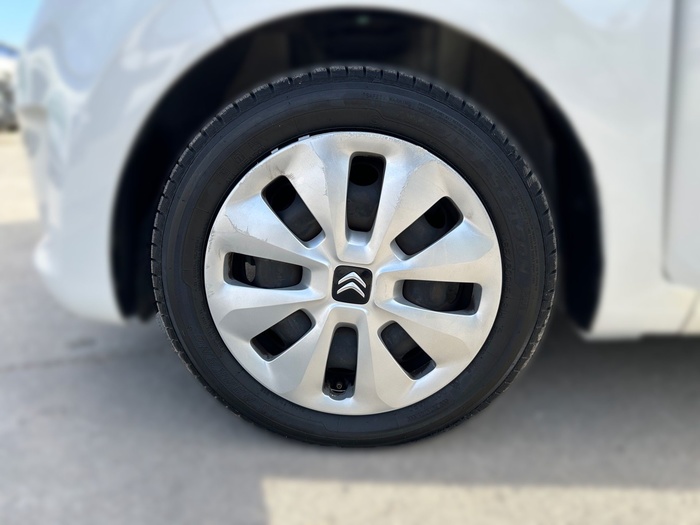 Citroen C1 VTi 72 S&S Feel 53 kW (72 CV) Vehículo usado en Madrid Citroen C1 VTi 72 S&S Feel 53 kW (72 CV) Vehículo usado en Madrid