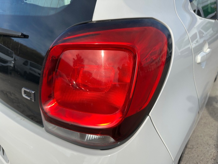 Citroen C1 VTi 72 S&S Feel 53 kW (72 CV) Vehículo usado en Madrid Citroen C1 VTi 72 S&S Feel 53 kW (72 CV) Vehículo usado en Madrid