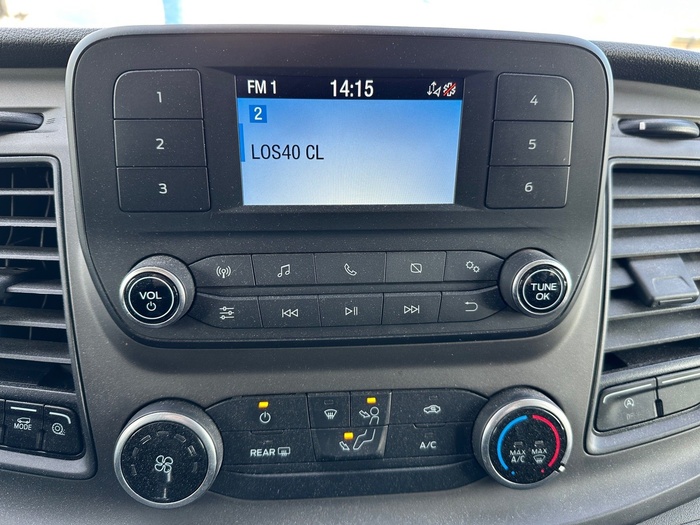 Ford Transit Custom Kombi 2.0 TDCI 320 L1 Trend 96 kW (130 CV) Vehículo usado en Madrid Ford Transit Custom Kombi 2.0 TDCI 320 L1 Trend 96 kW (130 CV) Vehículo usado en Madrid