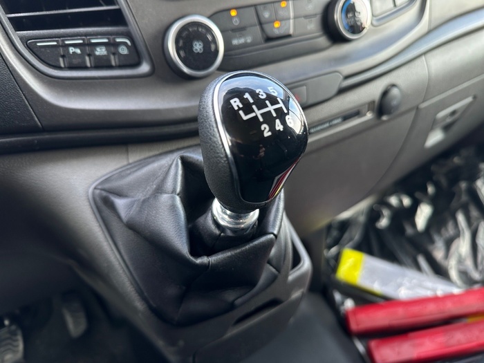 Ford Transit Custom Kombi 2.0 TDCI 320 L1 Trend 96 kW (130 CV) Vehículo usado en Madrid Ford Transit Custom Kombi 2.0 TDCI 320 L1 Trend 96 kW (130 CV) Vehículo usado en Madrid