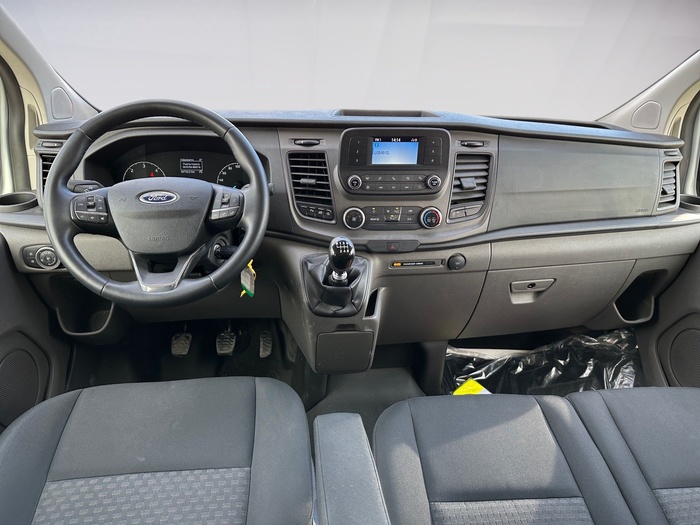 Ford Transit Custom Kombi 2.0 TDCI 320 L1 Trend 96 kW (130 CV) Vehículo usado en Madrid Ford Transit Custom Kombi 2.0 TDCI 320 L1 Trend 96 kW (130 CV) Vehículo usado en Madrid