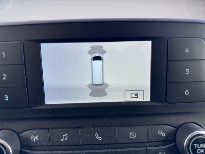 Ford Transit Custom Kombi 2.0 TDCI 320 L1 Trend 96 kW (130 CV) Vehículo usado en Madrid Ford Transit Custom Kombi 2.0 TDCI 320 L1 Trend 96 kW (130 CV) Vehículo usado en Madrid