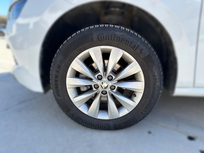 Skoda Kamiq 1.0 TSI Ambition 70 kW (95 CV) Vehículo usado en Madrid Skoda Kamiq 1.0 TSI Ambition 70 kW (95 CV) Vehículo usado en Madrid