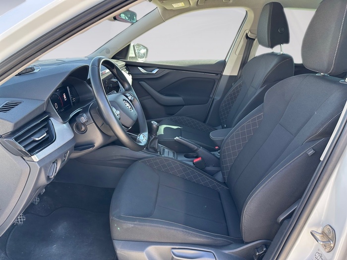 Skoda Kamiq 1.0 TSI Ambition 70 kW (95 CV) Vehículo usado en Madrid Skoda Kamiq 1.0 TSI Ambition 70 kW (95 CV) Vehículo usado en Madrid