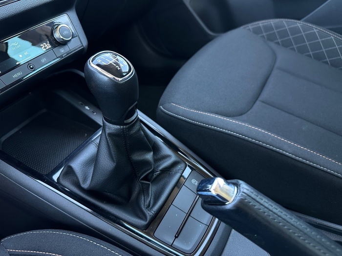 Skoda Kamiq 1.5 TSI Ambition 110 kW (150 CV) Vehículo usado en Madrid Skoda Kamiq 1.5 TSI Ambition 110 kW (150 CV) Vehículo usado en Madrid