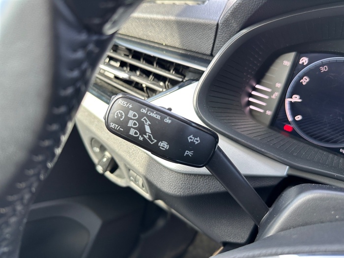 Skoda Kamiq 1.5 TSI Ambition 110 kW (150 CV) Vehículo usado en Madrid Skoda Kamiq 1.5 TSI Ambition 110 kW (150 CV) Vehículo usado en Madrid