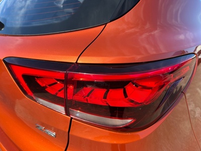 MG ZS 1.5 Comfort 78 kW (106 CV) 17 MG ZS 1.5 Comfort 78 kW (106 CV) 17