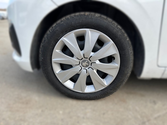 Peugeot 108 1.0 VTi Active 53 kW (72 CV) Vehículo usado en Madrid Peugeot 108 1.0 VTi Active 53 kW (72 CV) Vehículo usado en Madrid