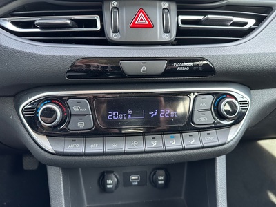 Hyundai i30 1.0 TGDI Essence 88 kW (120 CV) 18 Hyundai i30 1.0 TGDI Essence 88 kW (120 CV) 18