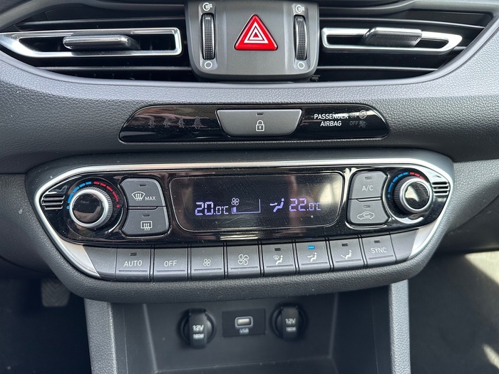 Hyundai i30 1.0 TGDI Essence 88 kW (120 CV) Vehículo usado en Madrid Hyundai i30 1.0 TGDI Essence 88 kW (120 CV) Vehículo usado en Madrid