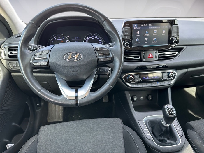 Hyundai i30 1.0 TGDI Essence 88 kW (120 CV) Vehículo usado en Madrid Hyundai i30 1.0 TGDI Essence 88 kW (120 CV) Vehículo usado en Madrid