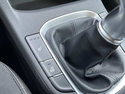 Hyundai i30 1.0 TGDI Essence 88 kW (120 CV) 20 Hyundai i30 1.0 TGDI Essence 88 kW (120 CV) 20