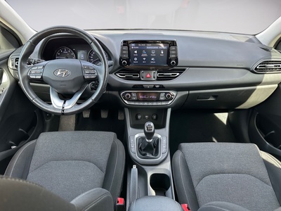 Hyundai i30 1.0 TGDI Essence 88 kW (120 CV) 8 Hyundai i30 1.0 TGDI Essence 88 kW (120 CV) 8