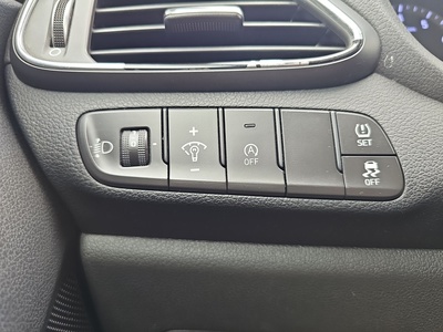 Hyundai i30 1.5 DPI Essence 81 kW (110 CV) 19 Hyundai i30 1.5 DPI Essence 81 kW (110 CV) 19