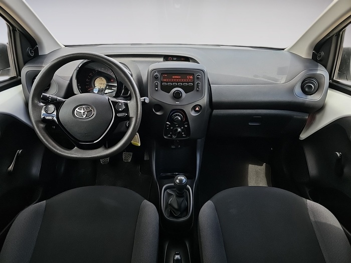 Toyota Aygo 1.0 70 x-play 53 kW (72 CV) Vehículo usado en Madrid Toyota Aygo 1.0 70 x-play 53 kW (72 CV) Vehículo usado en Madrid