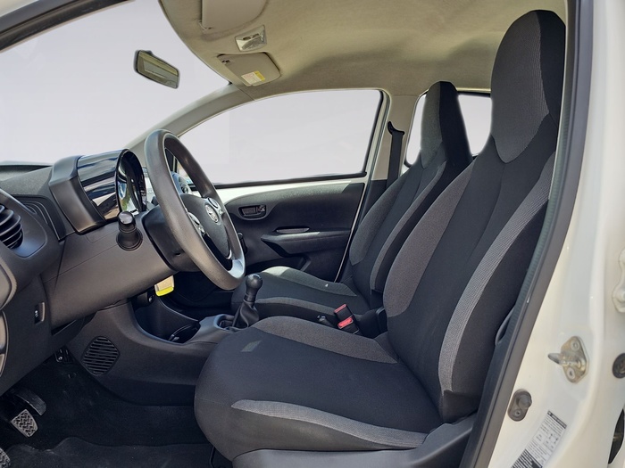 Toyota Aygo 1.0 70 x-play 53 kW (72 CV) Vehículo usado en Madrid Toyota Aygo 1.0 70 x-play 53 kW (72 CV) Vehículo usado en Madrid