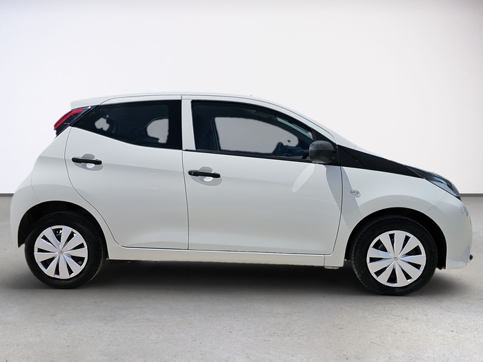 Toyota Aygo 1.0 70 x-play 53 kW (72 CV) Vehículo usado en Madrid Toyota Aygo 1.0 70 x-play 53 kW (72 CV) Vehículo usado en Madrid