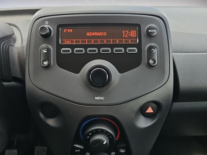 Toyota Aygo 1.0 70 x-play 53 kW (72 CV) Vehículo usado en Madrid Toyota Aygo 1.0 70 x-play 53 kW (72 CV) Vehículo usado en Madrid