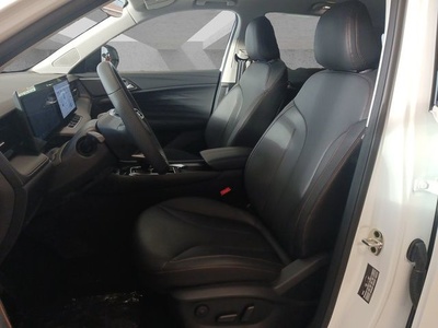 MG eHS 1.5T PHEV Luxury 200 kW (272 CV) 4 MG eHS 1.5T PHEV Luxury 200 kW (272 CV) 4