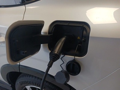 MG eHS 1.5T PHEV Luxury 200 kW (272 CV) 4 MG eHS 1.5T PHEV Luxury 200 kW (272 CV) 4