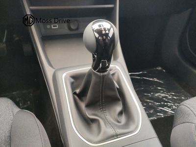 MG MG3 1.5 Standard 85 kW (116 CV) 7 MG MG3 1.5 Standard 85 kW (116 CV) 7