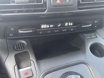 Toyota Proace City Verso 1.2 Family Active L1 Auto 96 kW (131 CV) 5 Toyota Proace City Verso 1.2 Family Active L1 Auto 96 kW (131 CV) 5