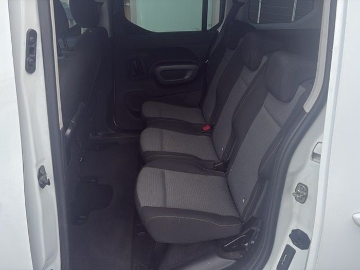 Toyota Proace City Verso 1.2 Family Active L1 Auto 96 kW (131 CV) Vehículo usado en Valladolid Toyota Proace City Verso 1.2 Family Active L1 Auto 96 kW (131 CV) Vehículo usado en Valladolid