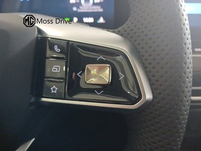 MG HS 1.5T PHEV Comfort DCT 200 kW (272 CV) 2 MG HS 1.5T PHEV Comfort DCT 200 kW (272 CV) 2