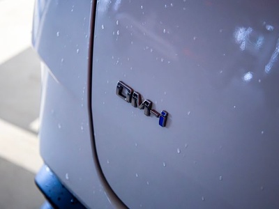 BYD Seal 6 DM-i Touring Comfort 156 kW (212 CV) 5 BYD Seal 6 DM-i Touring Comfort 156 kW (212 CV) 5