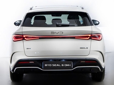 BYD Seal 6 DM-i Touring Comfort 156 kW (212 CV) 5 BYD Seal 6 DM-i Touring Comfort 156 kW (212 CV) 5