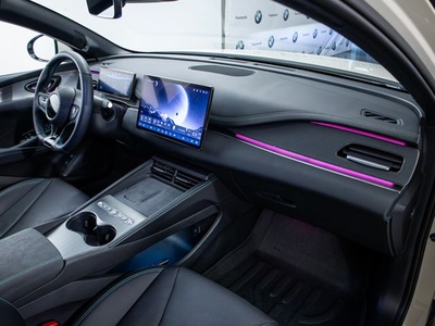 BYD Seal 6 DM-i Touring Comfort 156 kW (212 CV) 5 BYD Seal 6 DM-i Touring Comfort 156 kW (212 CV) 5