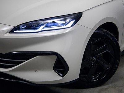 BYD Seal 6 DM-i Touring Comfort 156 kW (212 CV) 5 BYD Seal 6 DM-i Touring Comfort 156 kW (212 CV) 5