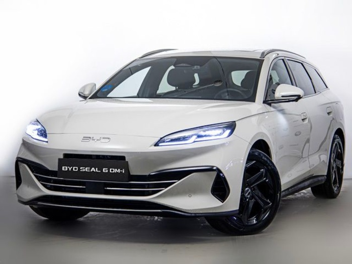 BYD Seal 6 DM-i Touring Comfort 156 kW (212 CV) Vehículo usado en Valladolid BYD Seal 6 DM-i Touring Comfort 156 kW (212 CV) Vehículo usado en Valladolid