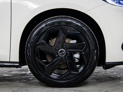 BYD Seal 6 DM-i Touring Comfort 156 kW (212 CV) 5 BYD Seal 6 DM-i Touring Comfort 156 kW (212 CV) 5