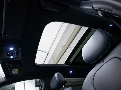 BYD Seal 6 DM-i Touring Comfort 156 kW (212 CV) 5 BYD Seal 6 DM-i Touring Comfort 156 kW (212 CV) 5