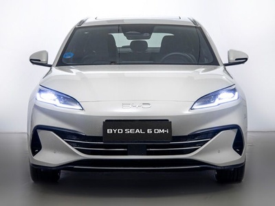 BYD Seal 6 DM-i Touring Comfort 156 kW (212 CV) 5 BYD Seal 6 DM-i Touring Comfort 156 kW (212 CV) 5